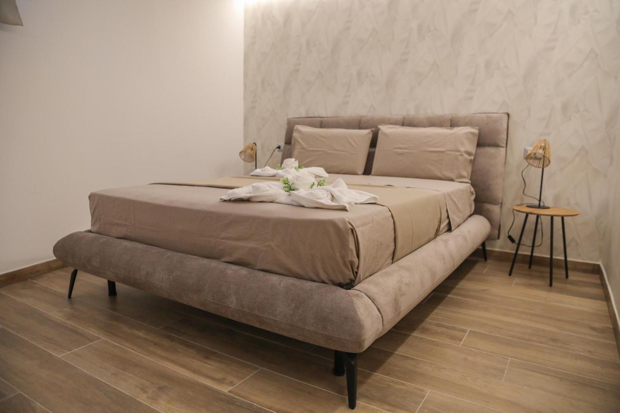 Luxury Regina 14 Apartment Бари Екстериор снимка