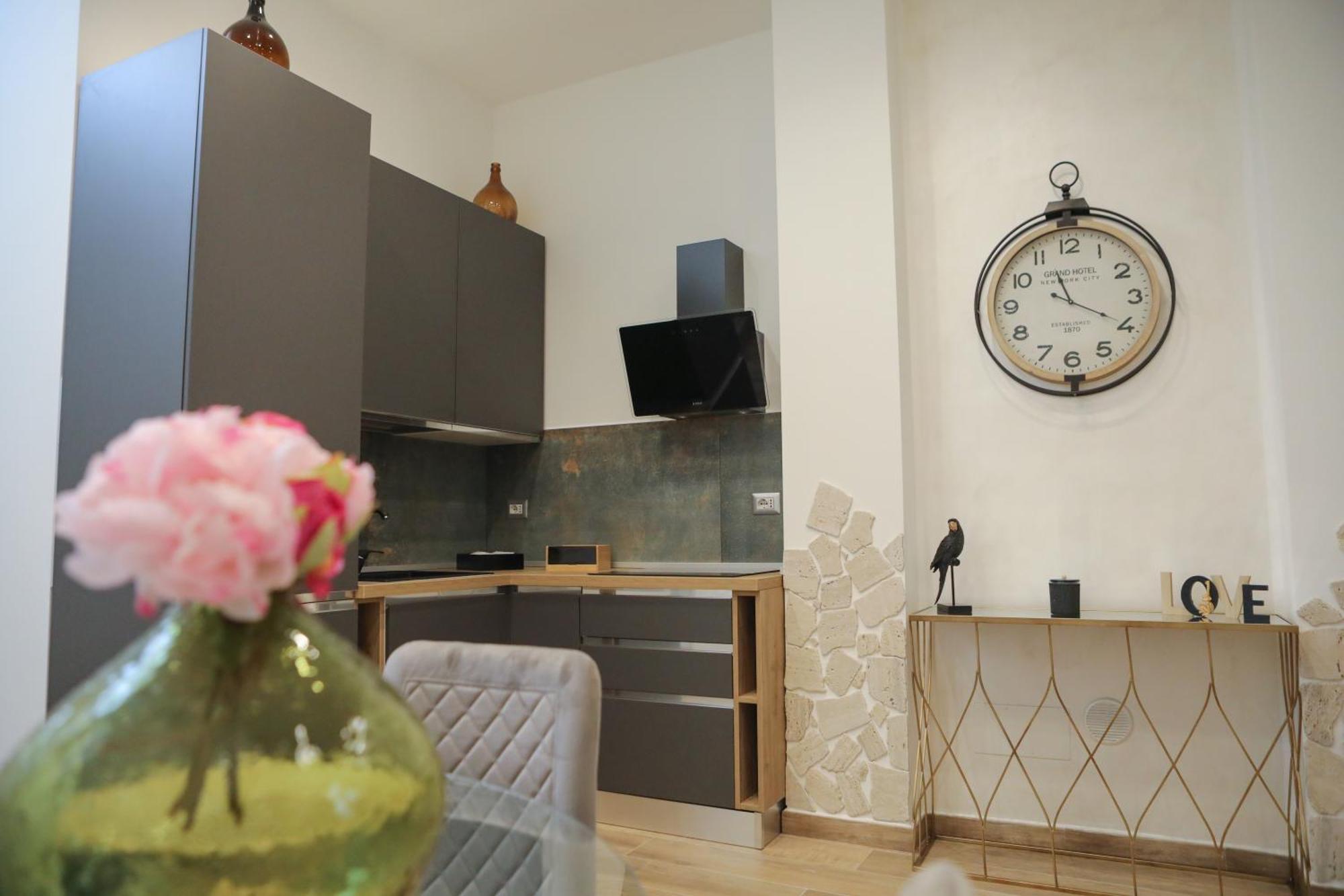 Luxury Regina 14 Apartment Бари Екстериор снимка